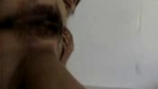 Secrétaire blonde donne une branlette espagnole et chevauche une extrait film porno francais gratuit bite