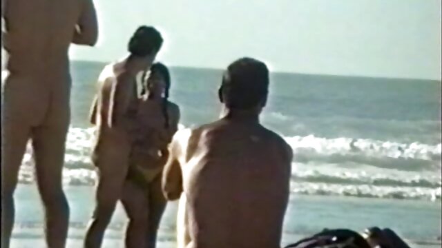 Deux femmes au film porno gratuit de viol foyer oh jardin. Qui jouira en premier?