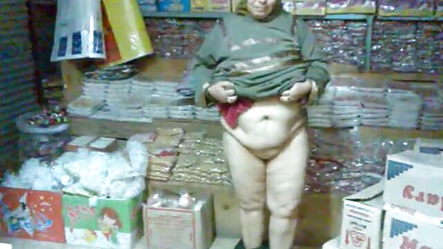 Homme d'affaires Hunky baisé vidéo x gratuit français en léchant la chatte de ses collègues