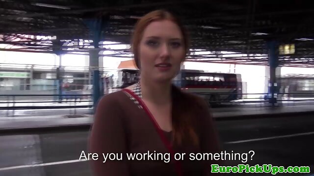 Rousse sexy aime le goût de la chatte film porno francais et gratuit de sa demi-soeur chaude