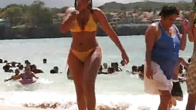 Capri Cavanni et Kelly Divine se font baiser film porno amateur française