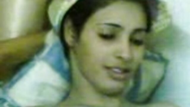 Beau jeune homme film porno en streaming vf chevauche la bite soufflé par une fille chaude