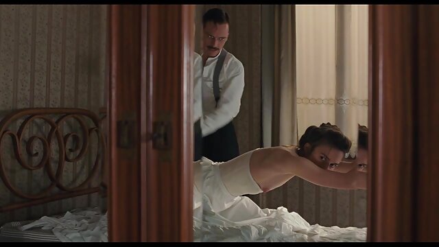 Double fisting, shibari, bondage, assis sur le film de porno en français visage